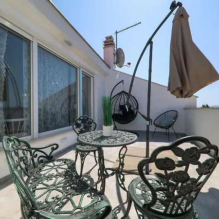 Fiorino Apartment *